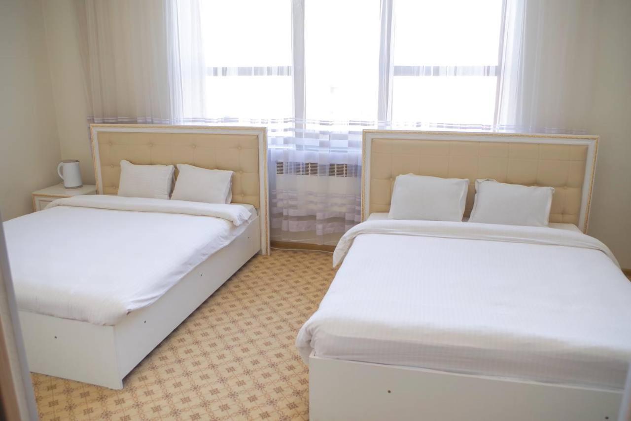 Sultan Jalal-Abad Hotel ภายนอก รูปภาพ